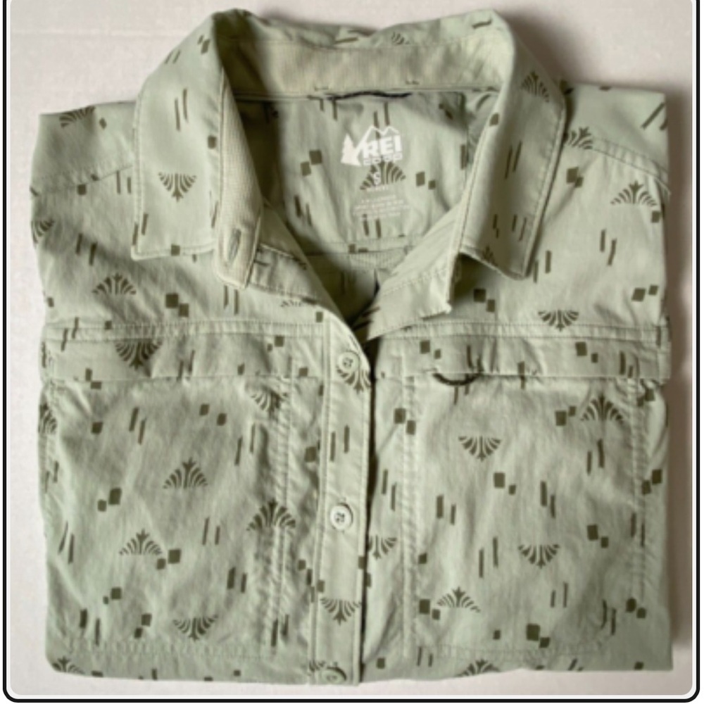 REI Co-Op Women's Sahara Pattern Green ButtonUp LS Hiking Shirt S